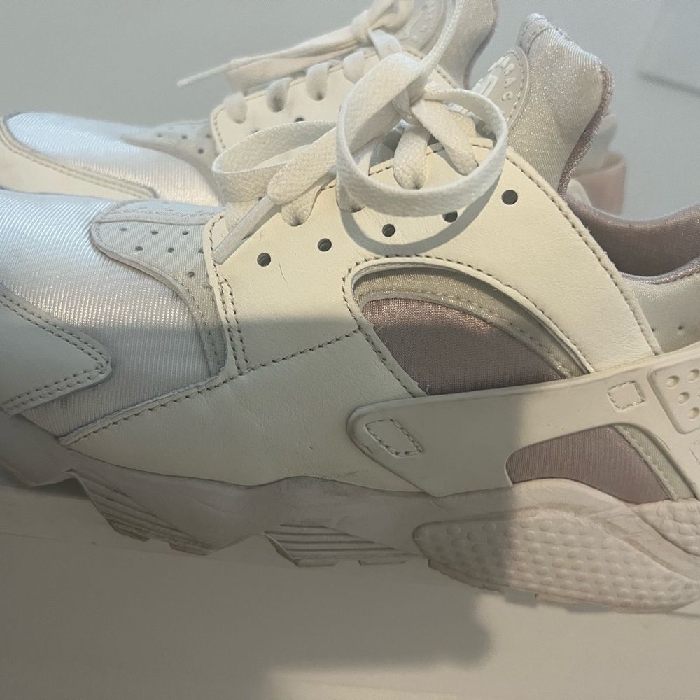 Nike Women's Air Huarache Shoes Sneakers Sail/Light Bone DH4439-104 US 10